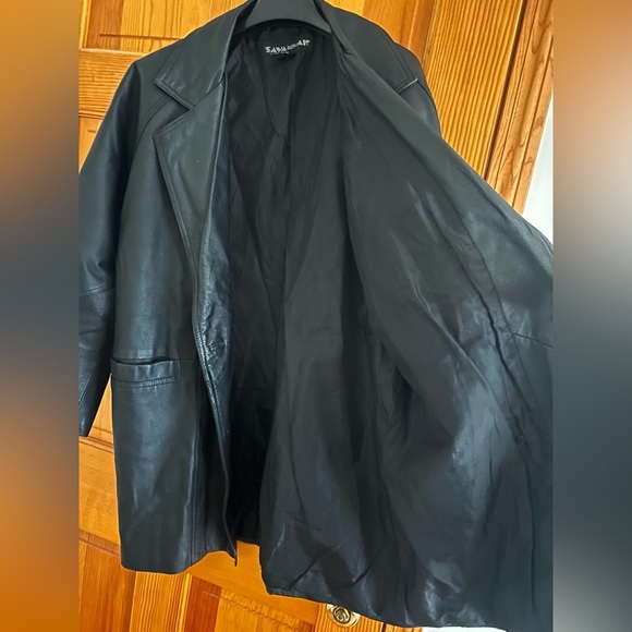 Vintage Black Leather Long Jacket - Picture 4 of 10
